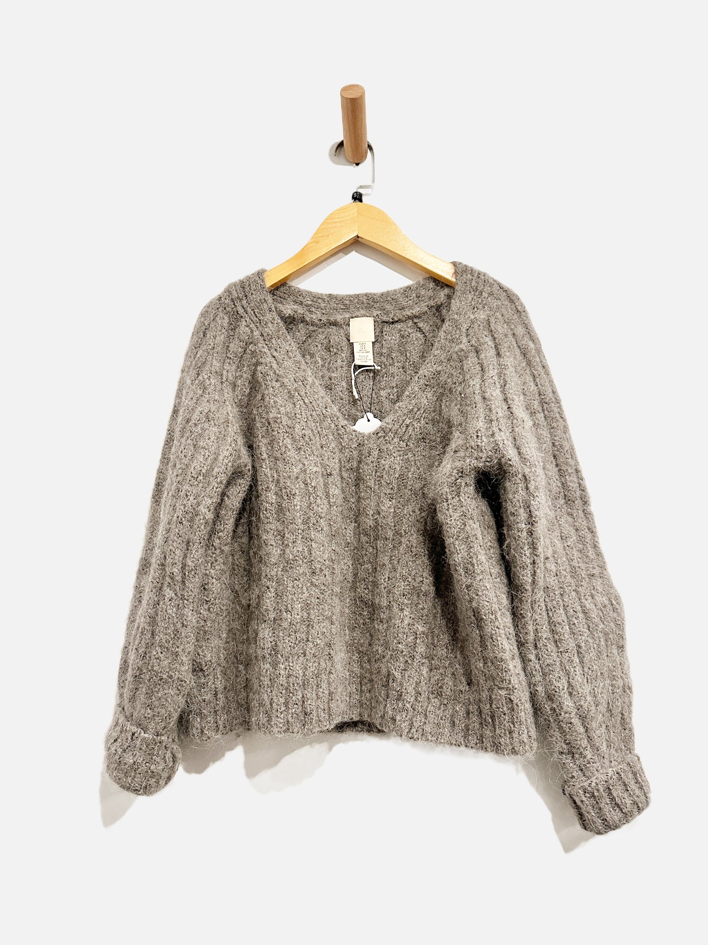 $$ H&M Taupe Crop V Neck Sweater - Small