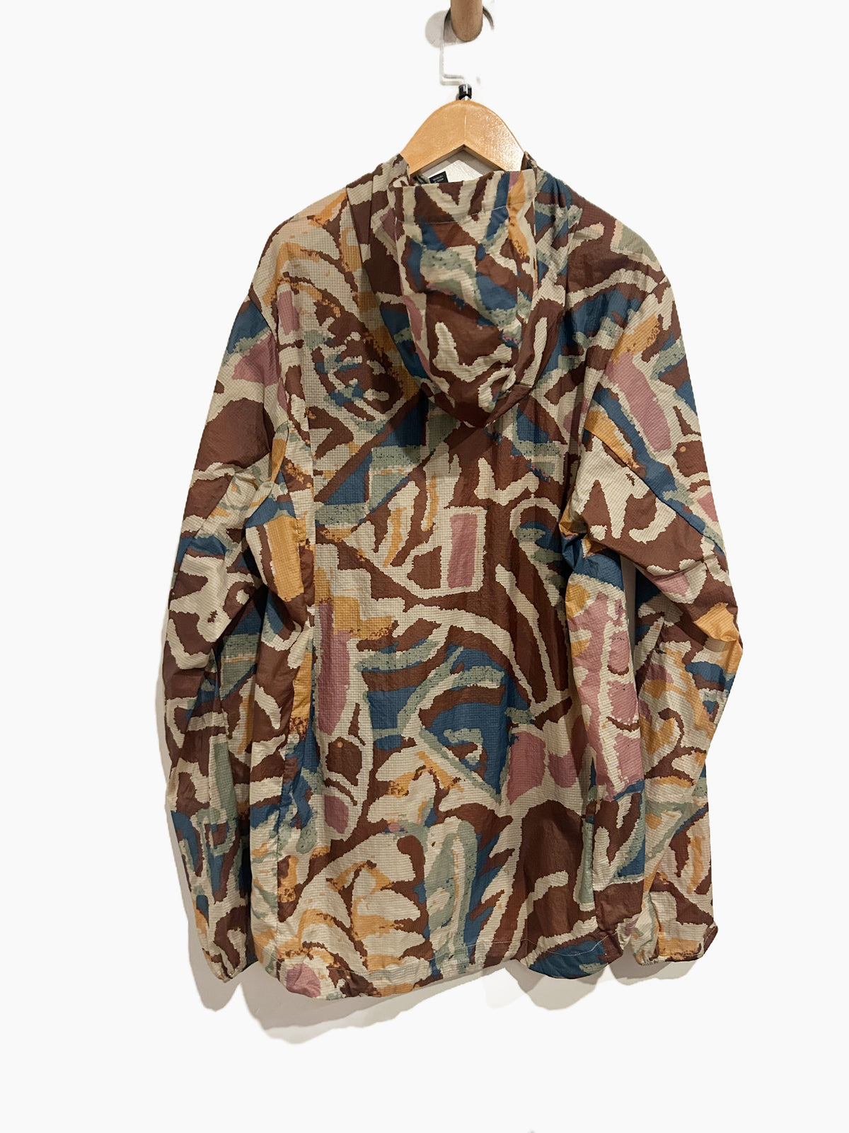 Patagonia Houdini Windbreaker Jacket in Tree Picasso: Cone Brown - Medium