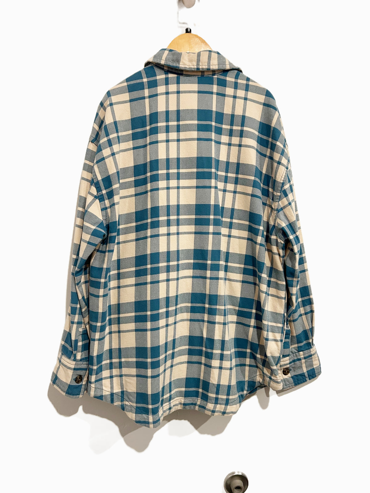 Patagonia Heavyweight Fjord Flannel Overshirt in Ice Caps: Wavy Blue - Medium