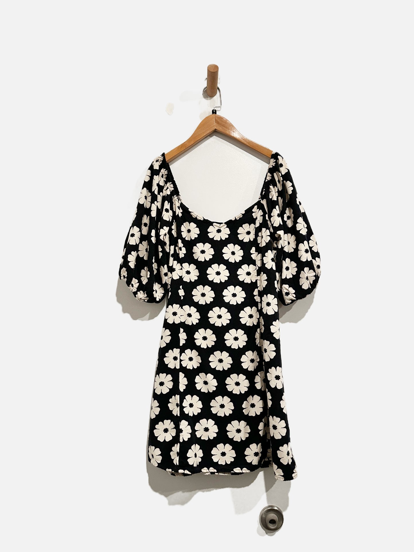 Billabong Black and White Floral Mini Dress -Large