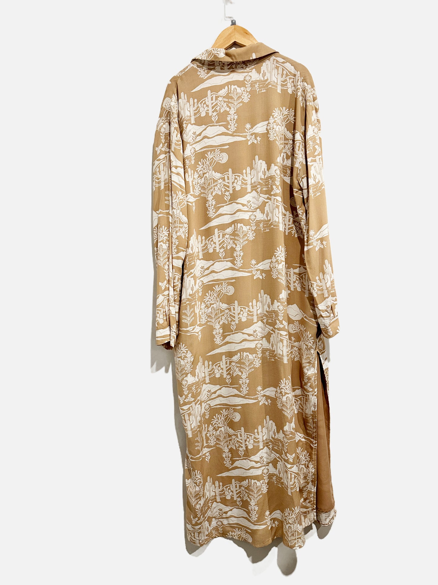 Sadie & Sage Brown Horse Print Midi Dress -Medium