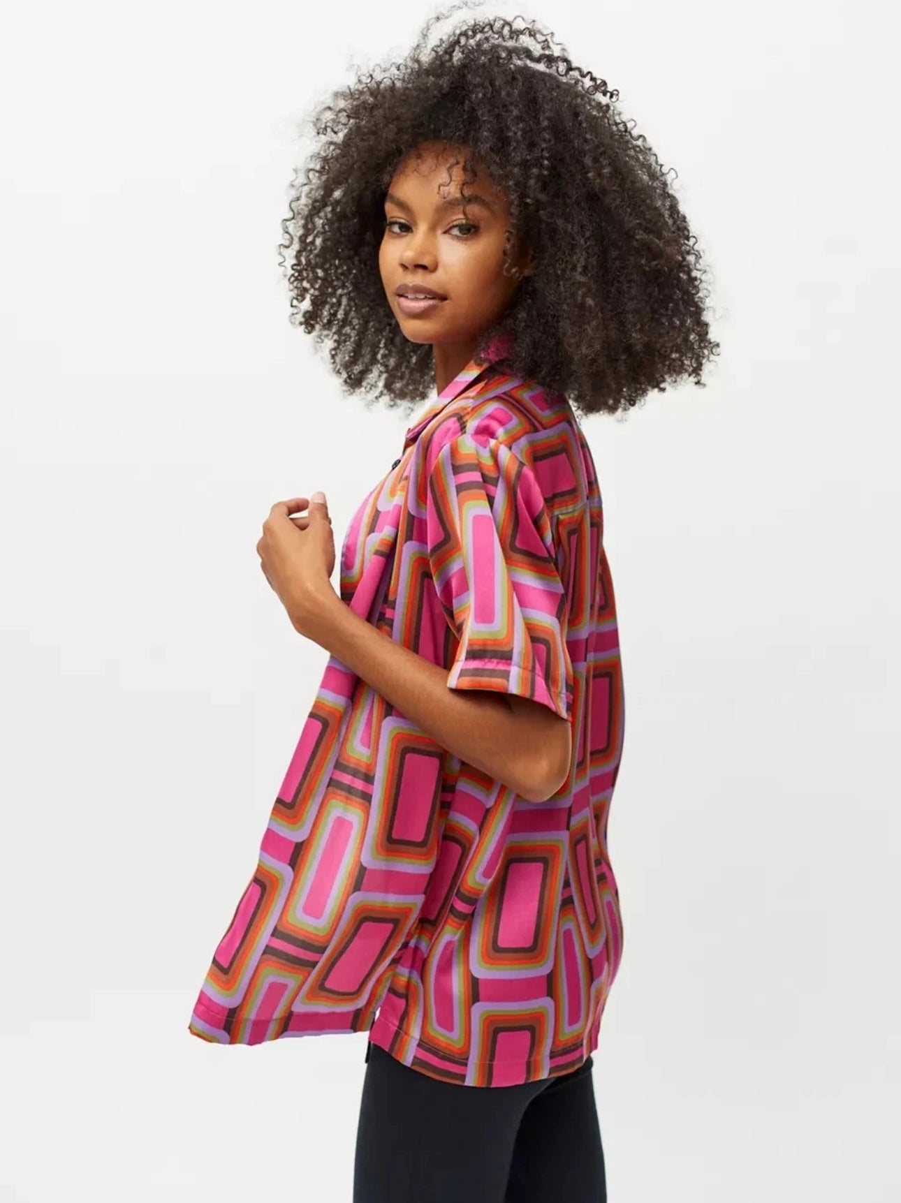 Urban Outfitters Pink Retro SS Button Down - Small