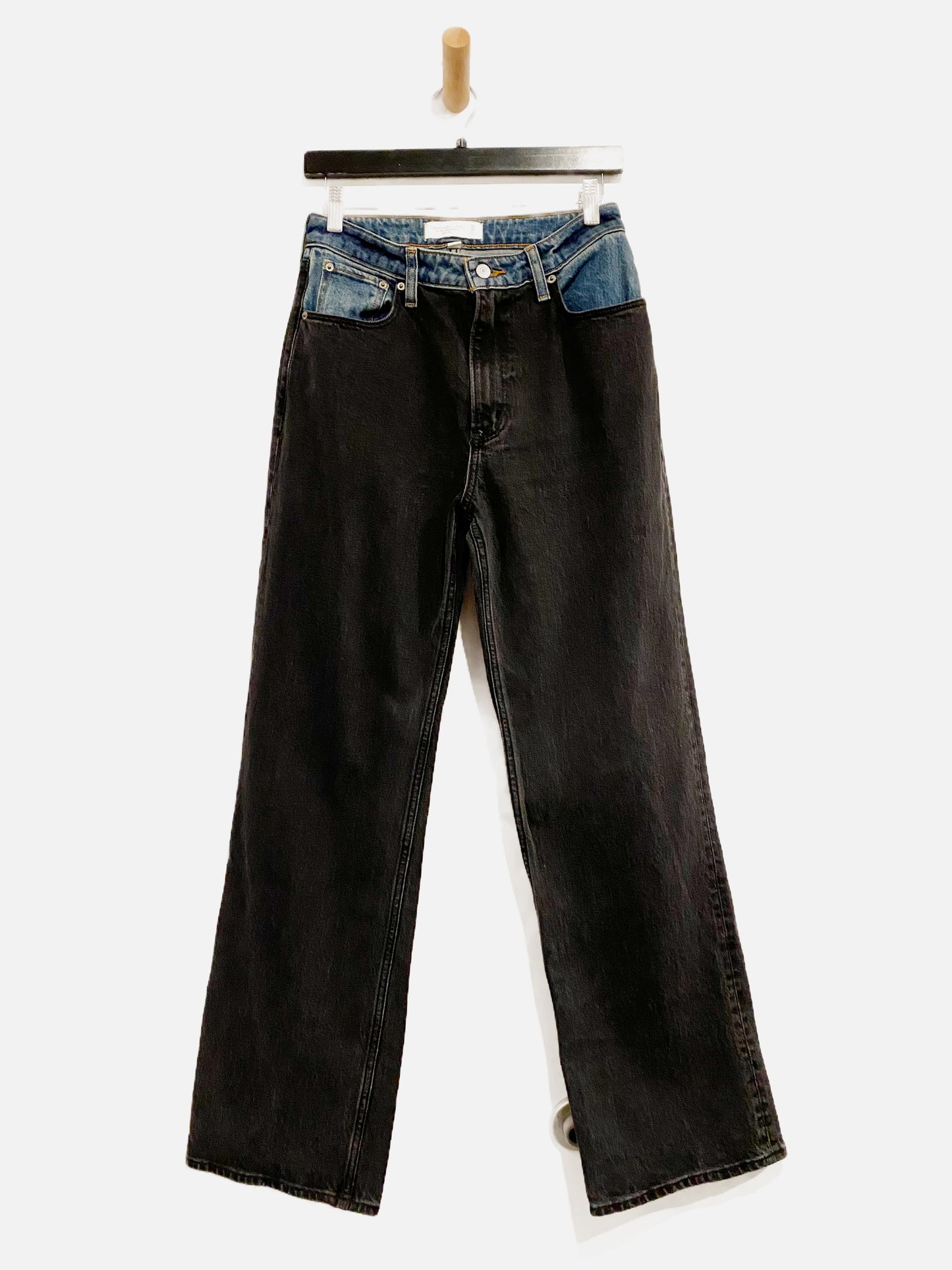 Abercrombie & Fitch ‘90s Relaxed Jean - 26