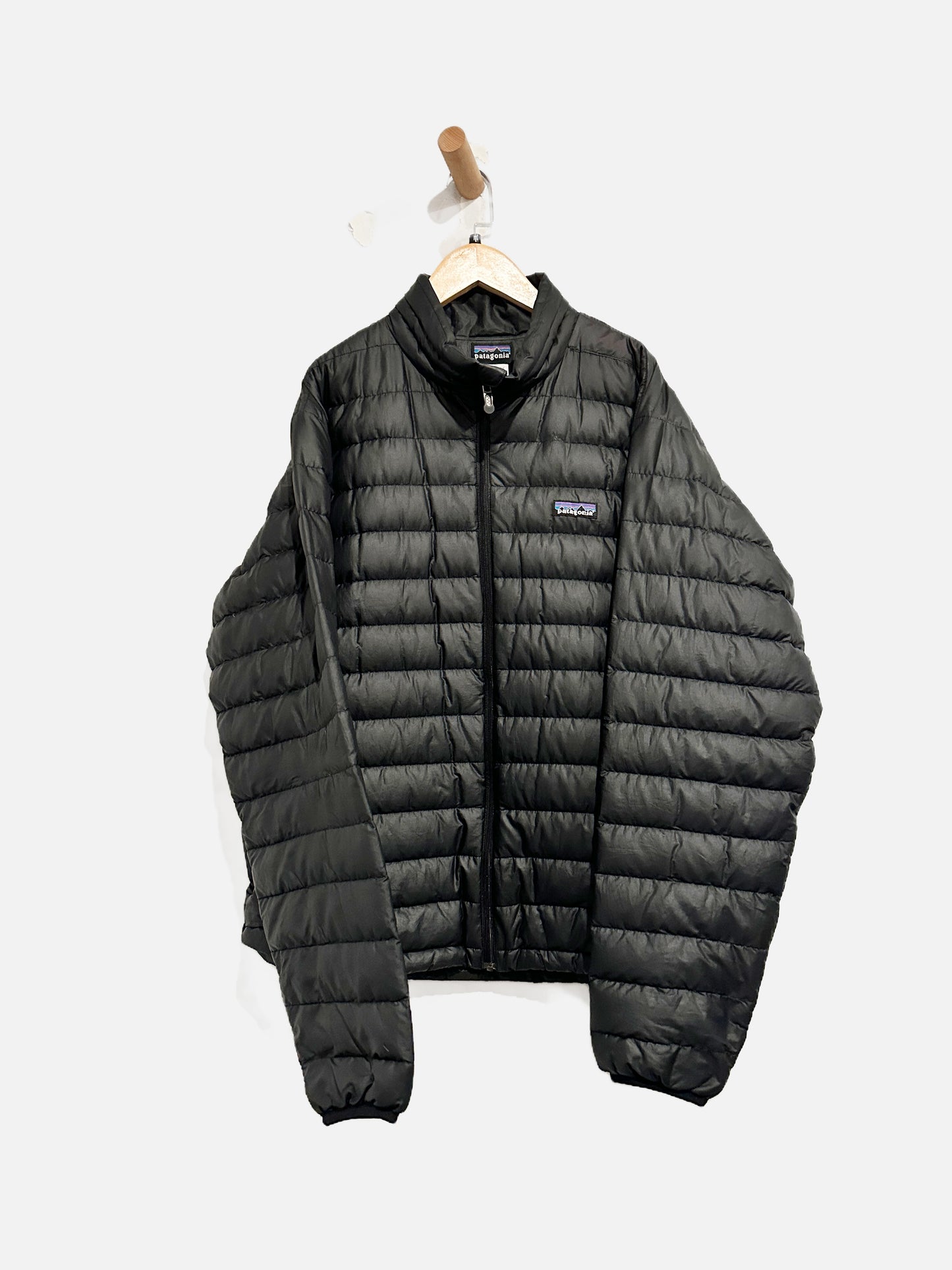 Patagonia Men’s Black Puffer Jacket - Medium