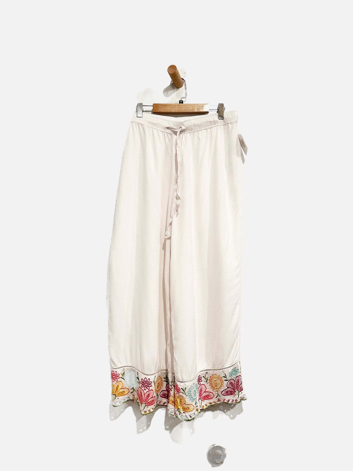Anthropologie White Embroidered Lounge Pants - Medium