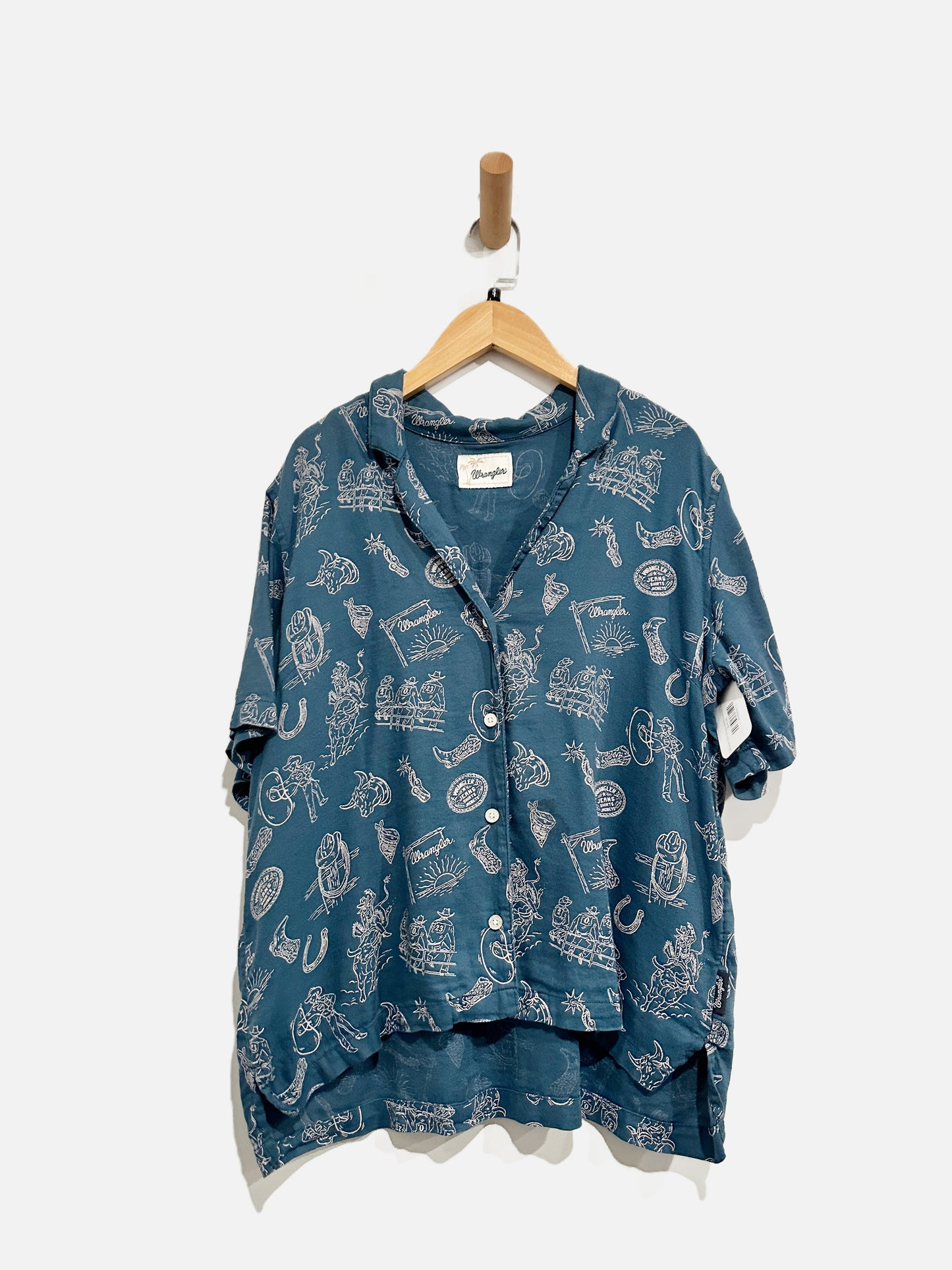 Wrangler Blue Graphic Button Down SS - Small
