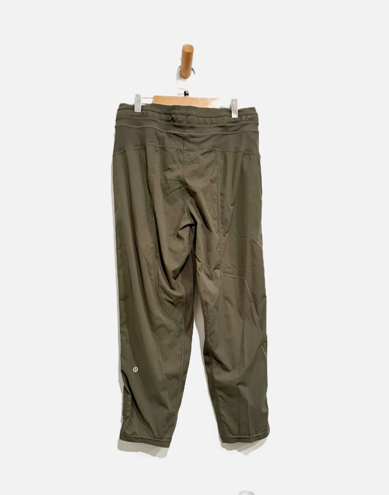 Lululemon Dance Green Cropped Pants - 8