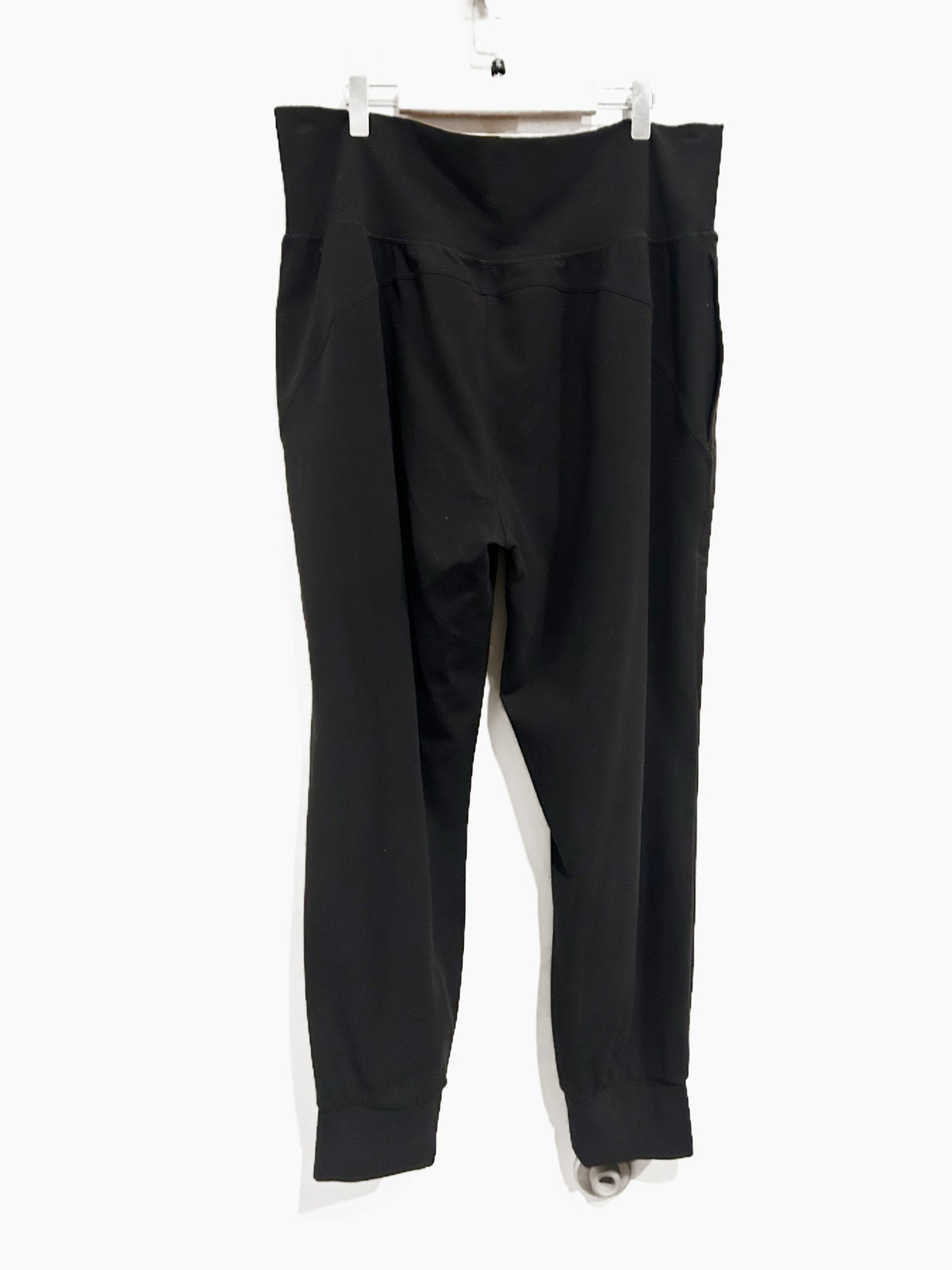 Athleta Salutation High Rise Jogger in Black - XL