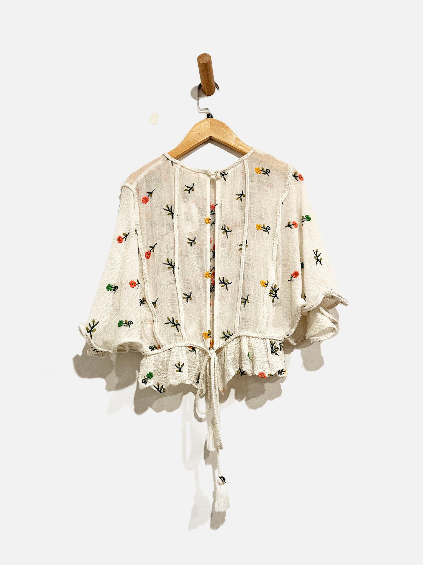 Zara Cream Floral Embroidered Blouse - Large
