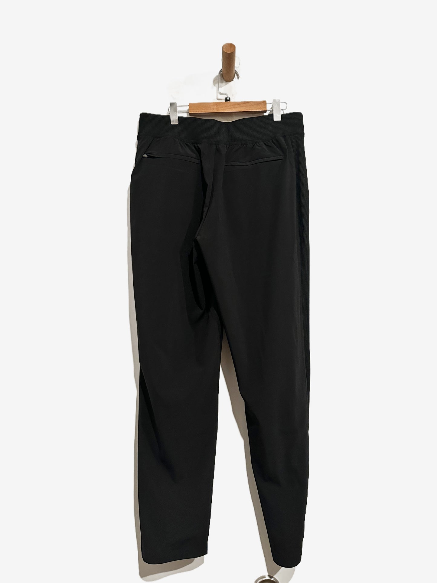 Athleta Brooklyn Mid Rise Ankle Pant in Black - 8