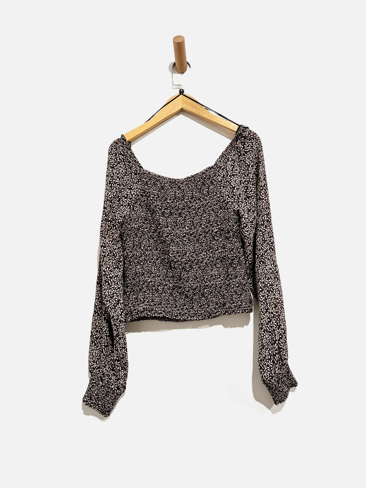 Faherty Gray and Cream Leaf Smocked Blouse - Small