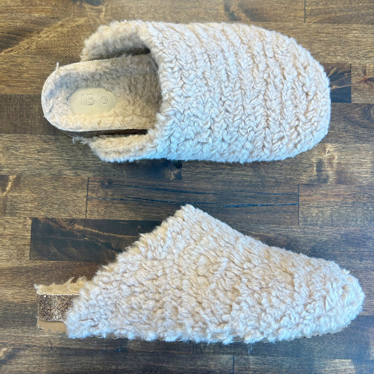 Intentionally Blank Apres Faux Sherpa Slipper Clogs - 7