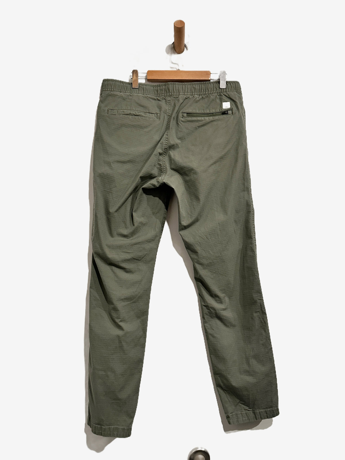 Vuori Men’s Ripstop Climber Pants in Army