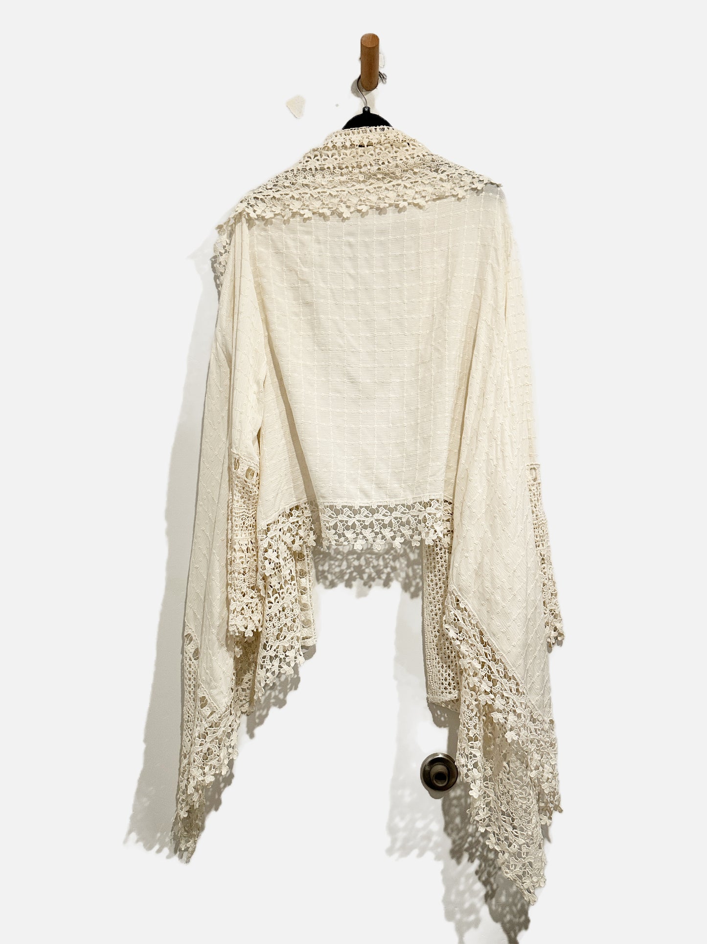Malibu Sky Cream Lace Kimono - Medium