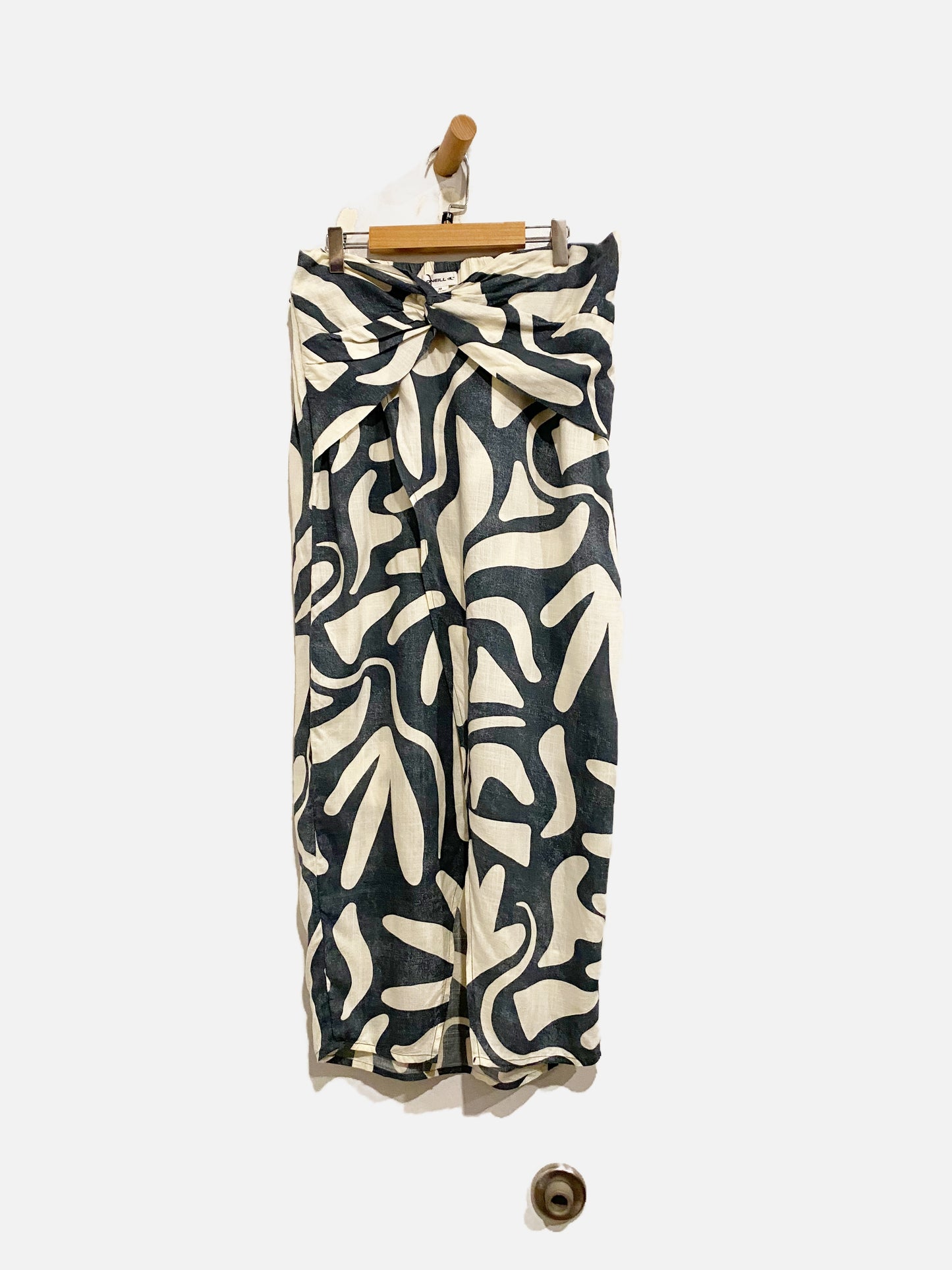 O'Neill Blue and White Midi Skirt - Medium
