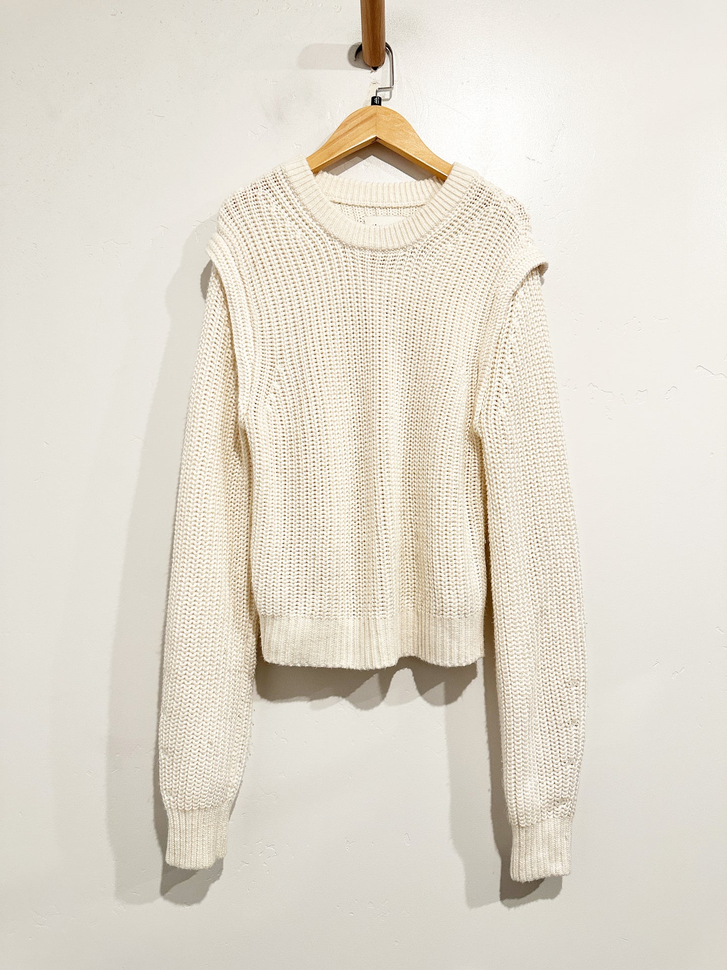 Abercrombie & Fitch Cream Cableknit Sweater - Small