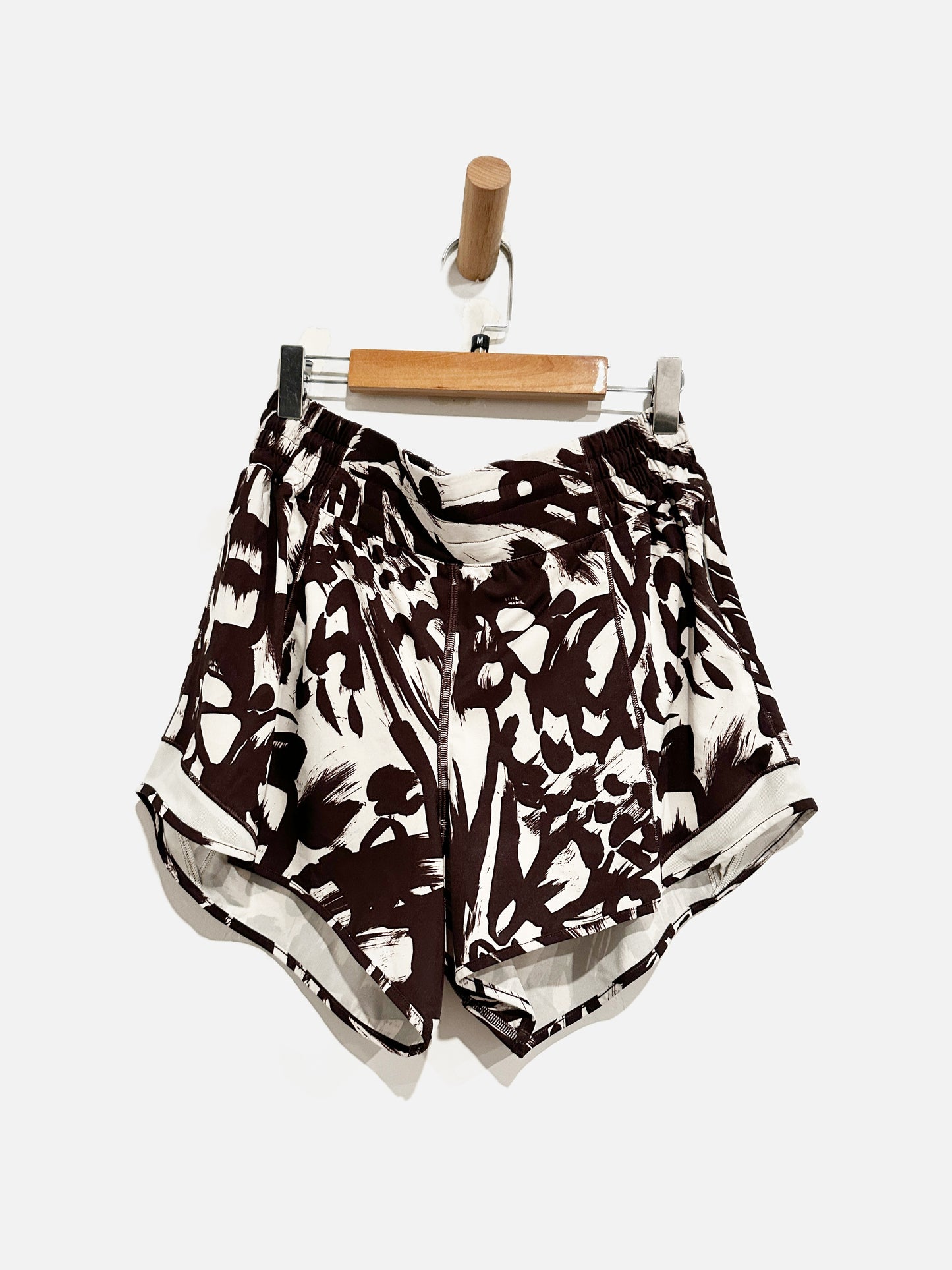 Lululemon Hotty Hot Shorts in Monarch Bloom- 8
