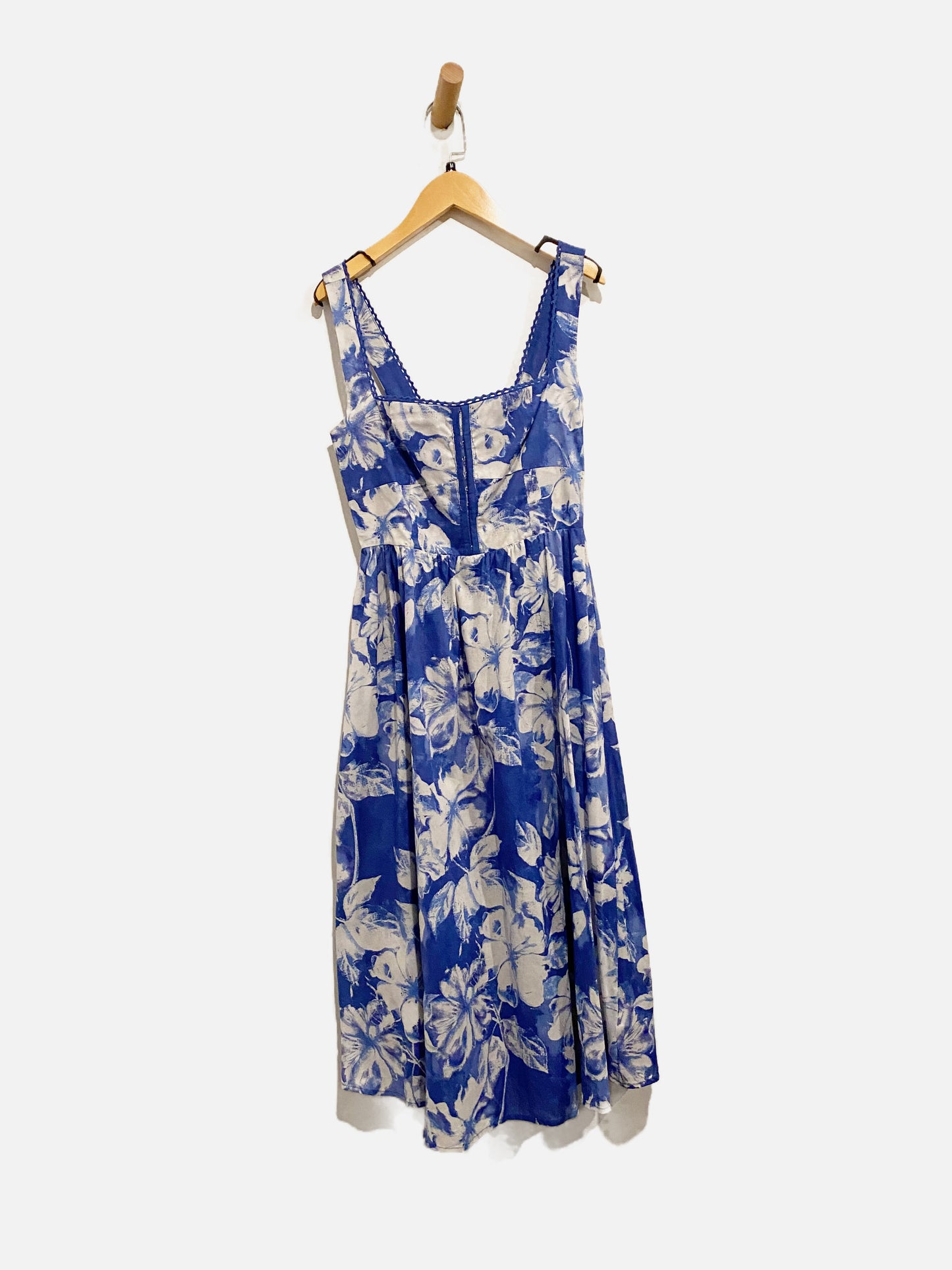 Olivaceous NWT Blue Floral Midi Dress - Medium