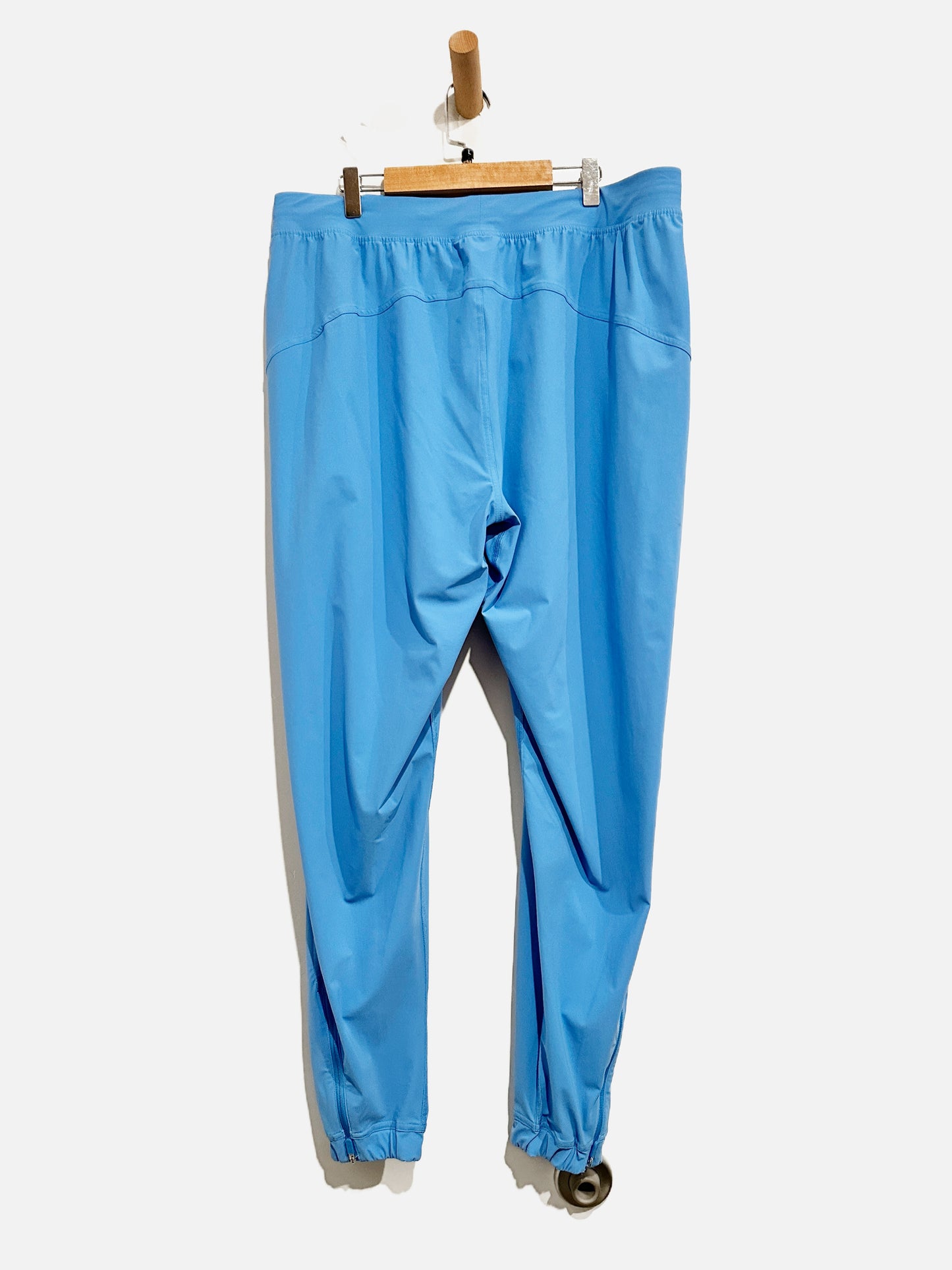 Lululemon Adapted State High-Rise Jogger Short in Pool Party - 12