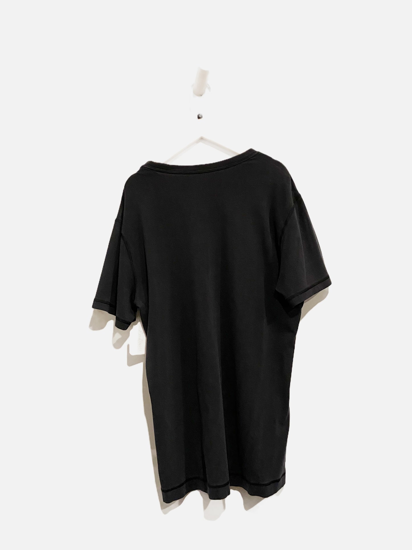 Lululemon Men's Black Tee - Medium