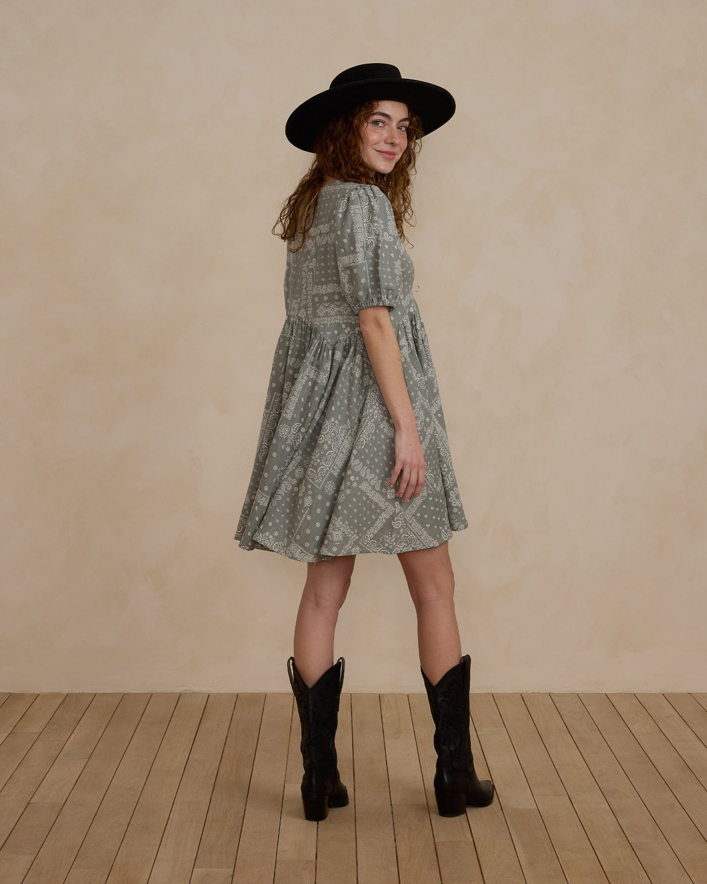Rylee + Cru Green Bandana Print Dress - Medium