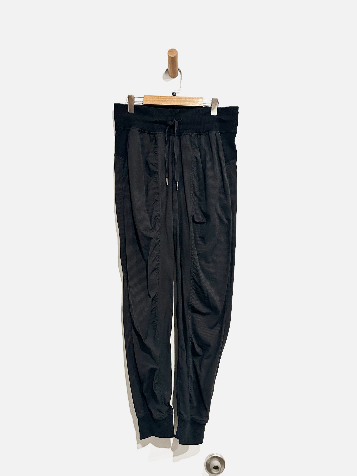 Lululemon Dance Studio Joggers in Black - 6
