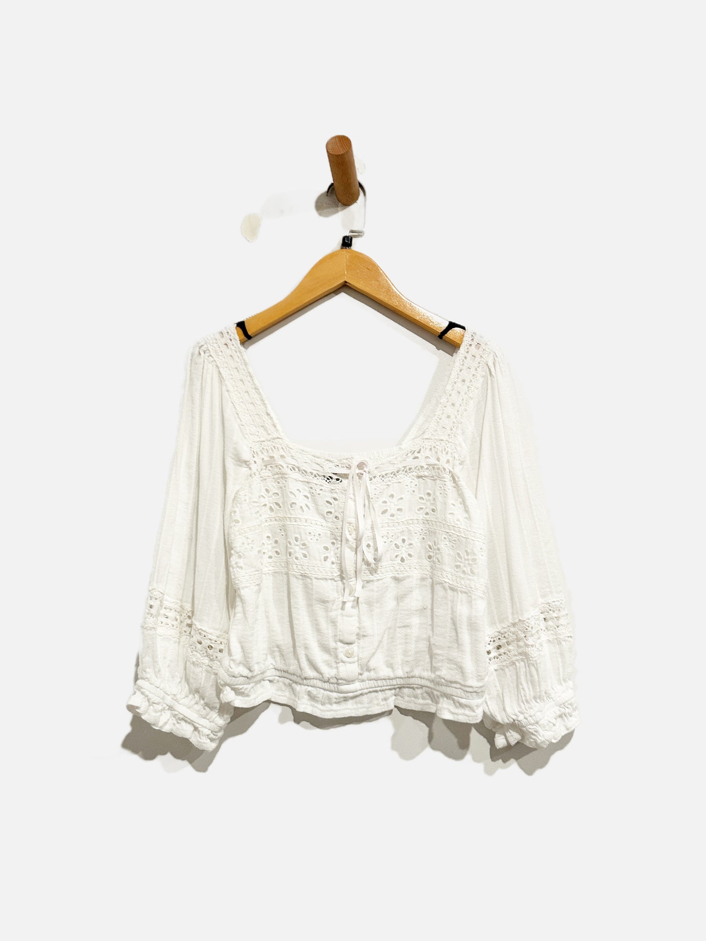 American Eagle White Eyelet Blouse - Small