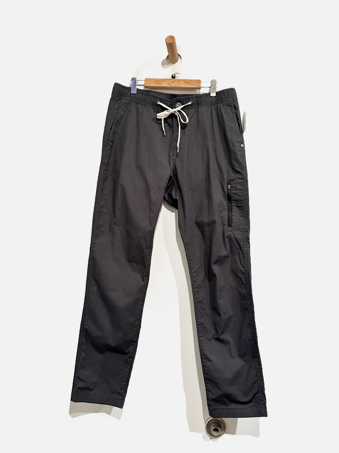 Vuori Ripstop Pant in Charcoal - Medium