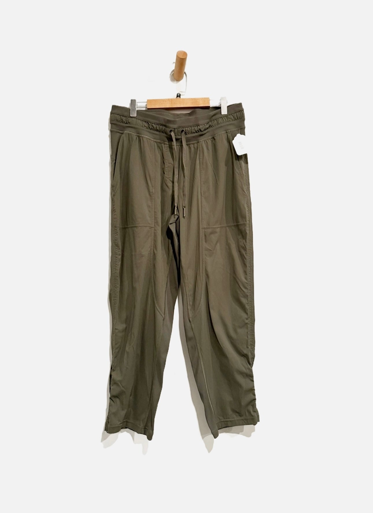 Lululemon Dance Green Cropped Pants - 8