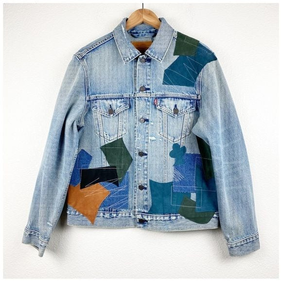 Levi's NWT Vintage Fit Relaxed Trucker Jacket With Patches Size Small