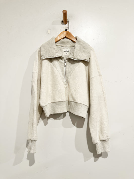 Abercrombie & Fitch Gray Crop Sweater - Small