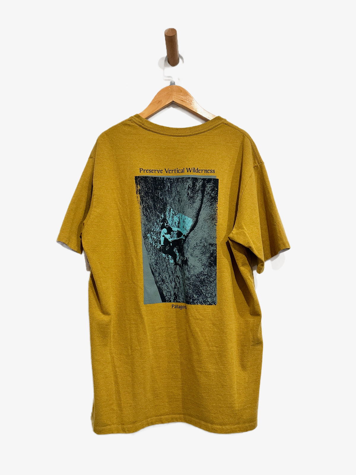 Patagonia Granite Magic Pocket ResponsibiIli-Tee in Hawk Gold - Medium