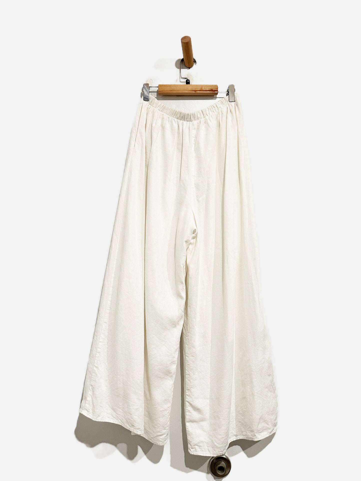 Show Me Your Mumu White Kick Back Pants - Small