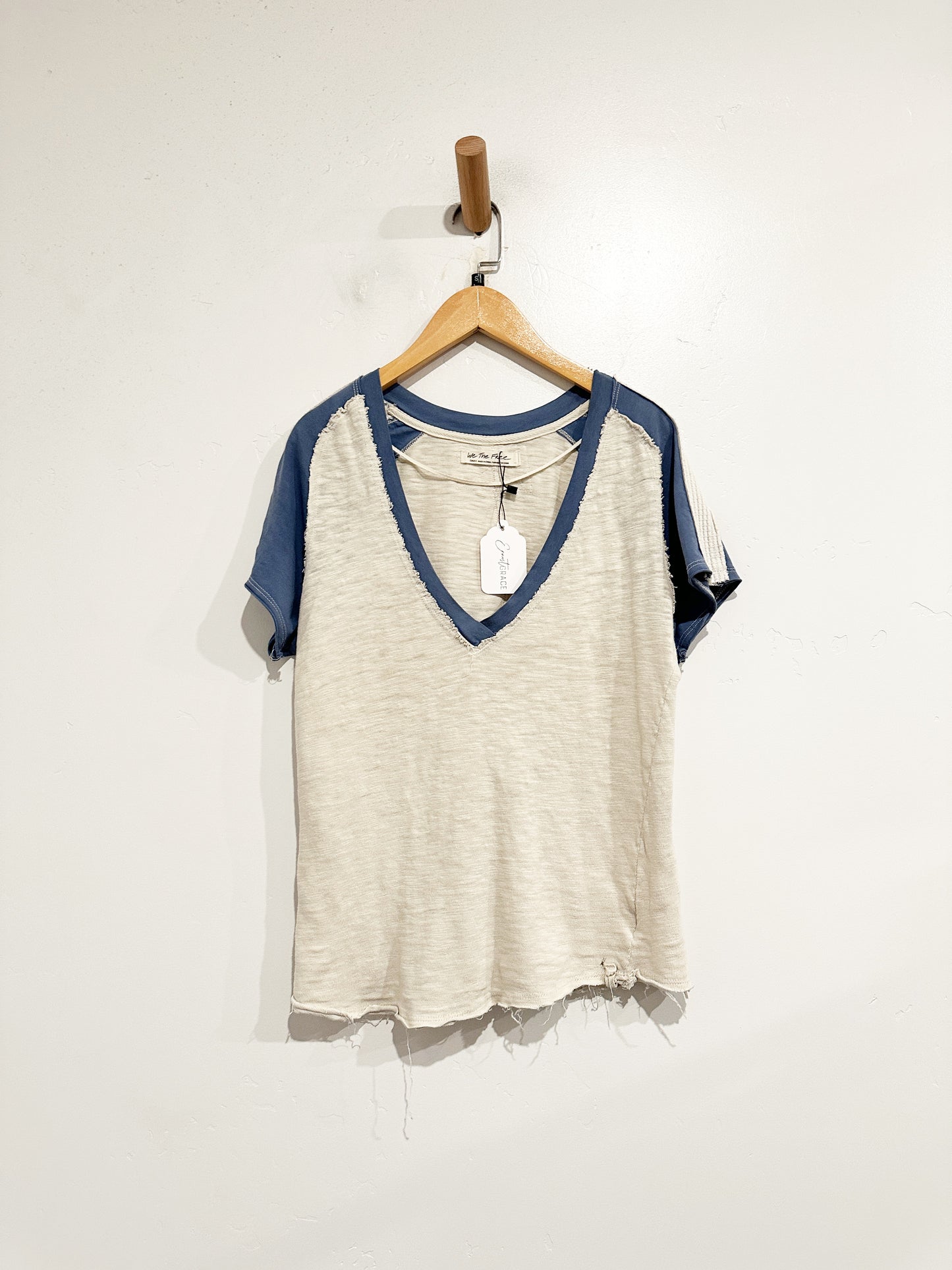 Free People Blue and White Distressed V-Neck Tee - Small