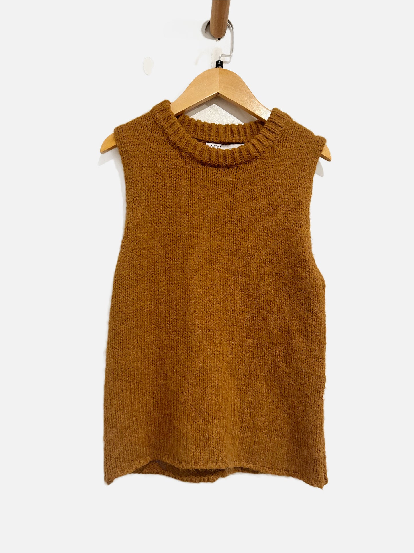 Zara Brown Sleeveless Sweater -Small