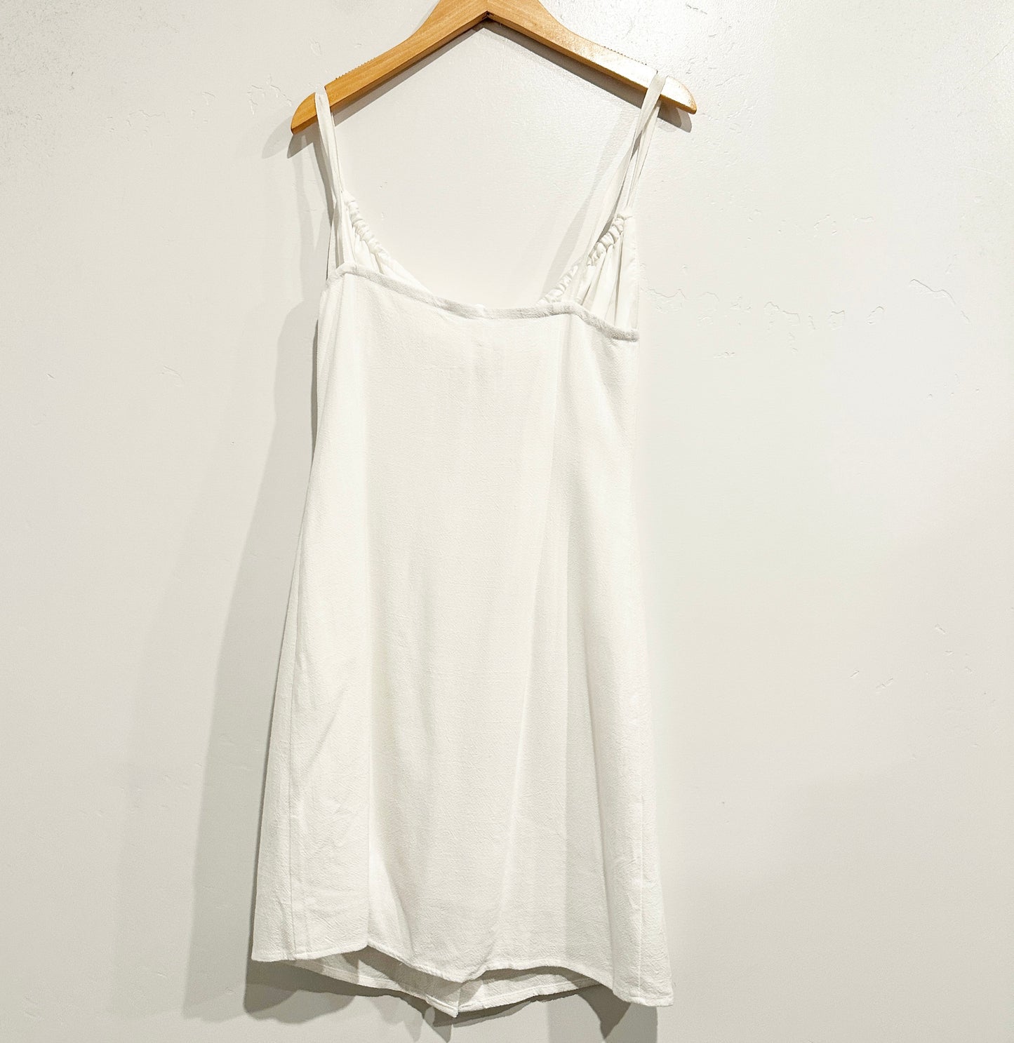 Commense Darling Linen Plain Mini Dress in White - XS