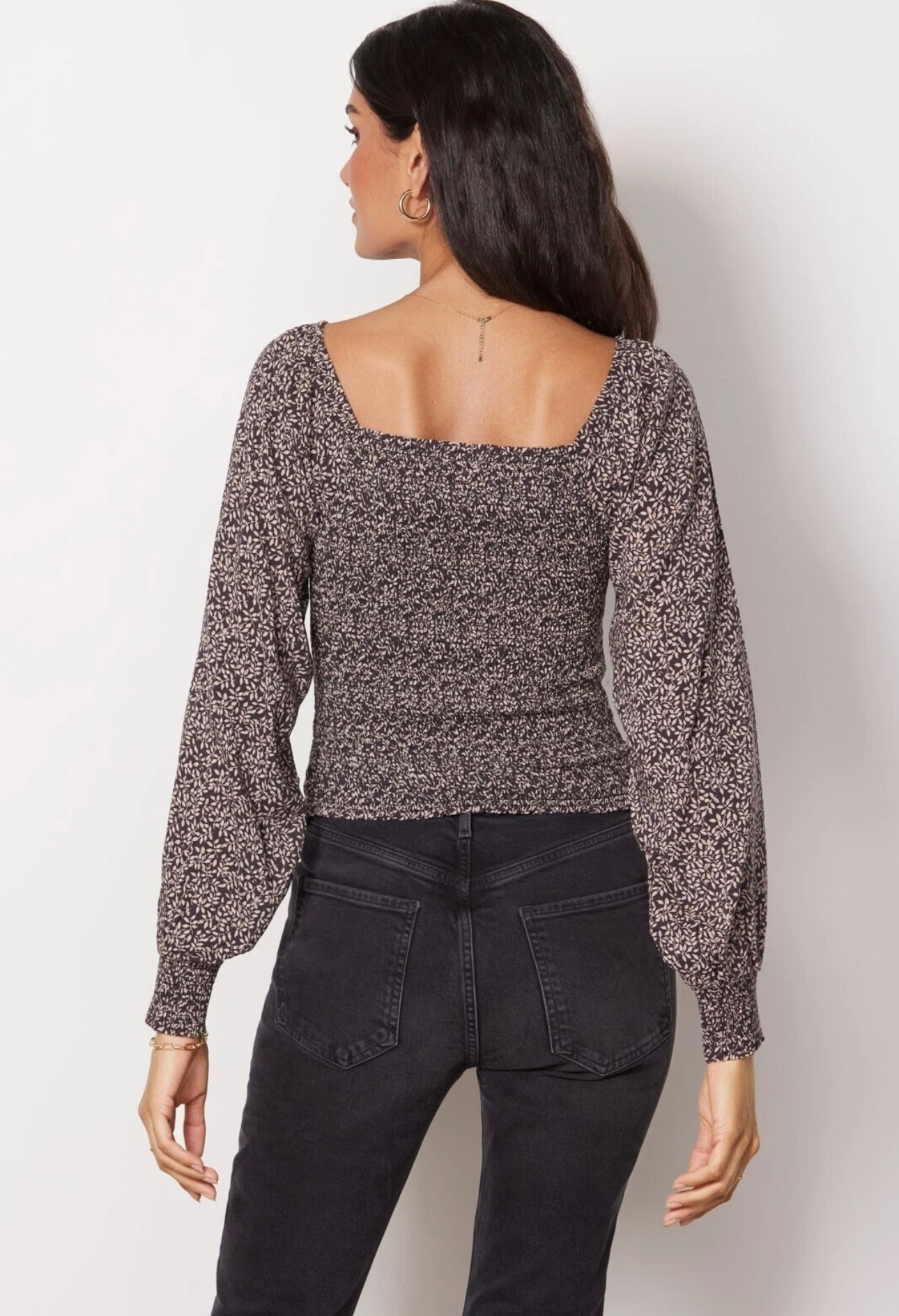 Faherty Gray and Cream Leaf Smocked Blouse - Small