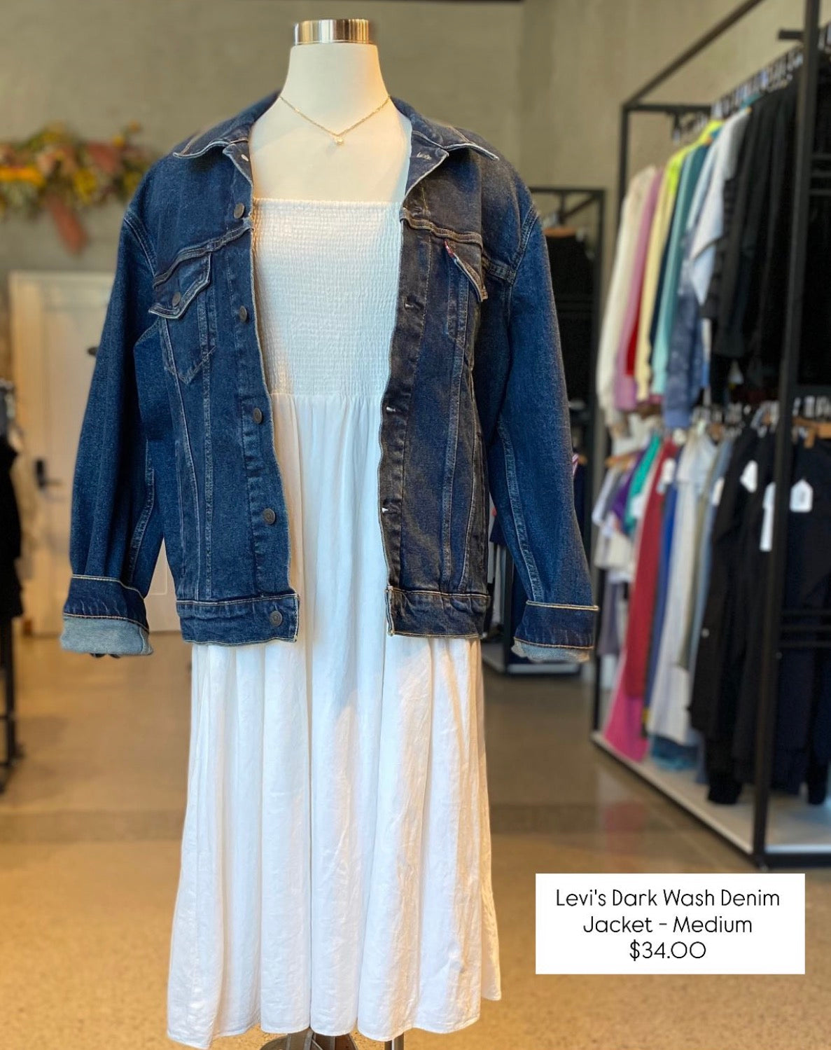 Levi’s Dark Wash Denim Jacket - Medium