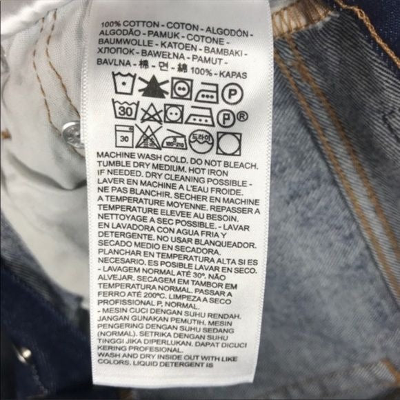 Levi’s NWT 501 Cut Off Distressed Denim Shorts in Silver Lake Size 25