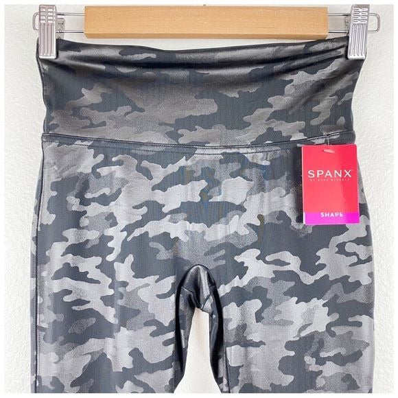 Spanx Faux Leather Camo Leggings Size Small