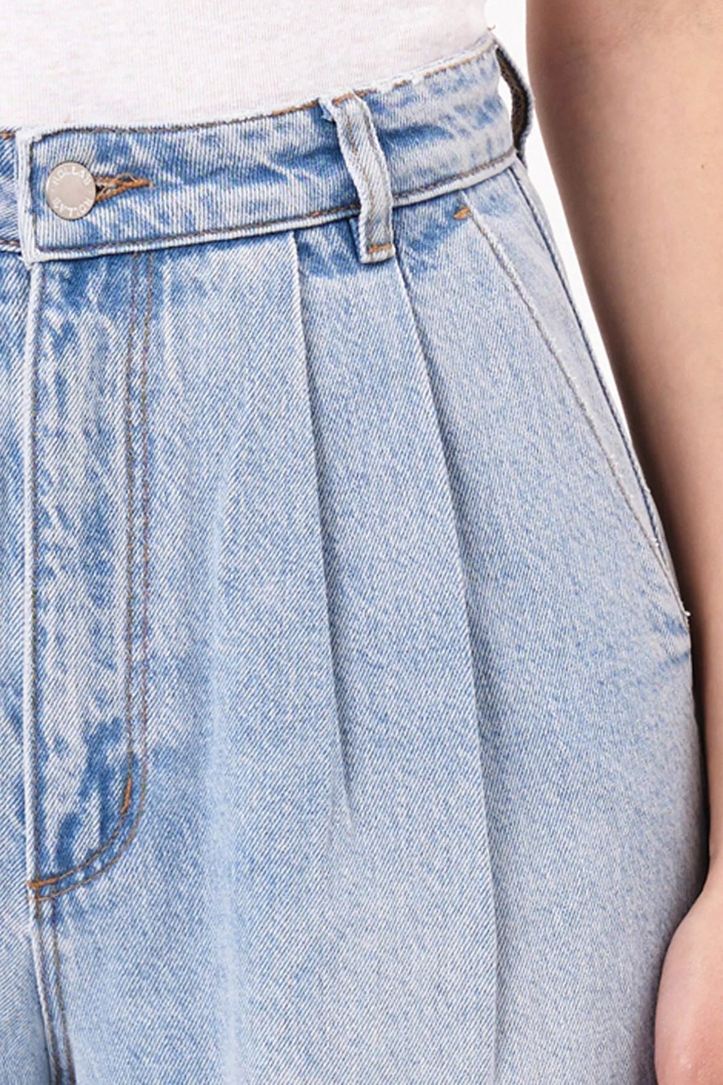 Rolla's Chloe Pleat Jeans in Light Blue