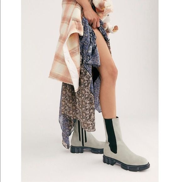 Free People Brooks Chelsea Lug Sole Booties Size 39