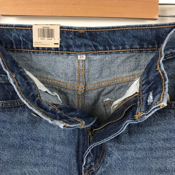 Levi's NWT Deconstructed Skirt in Medium Wash Size 27