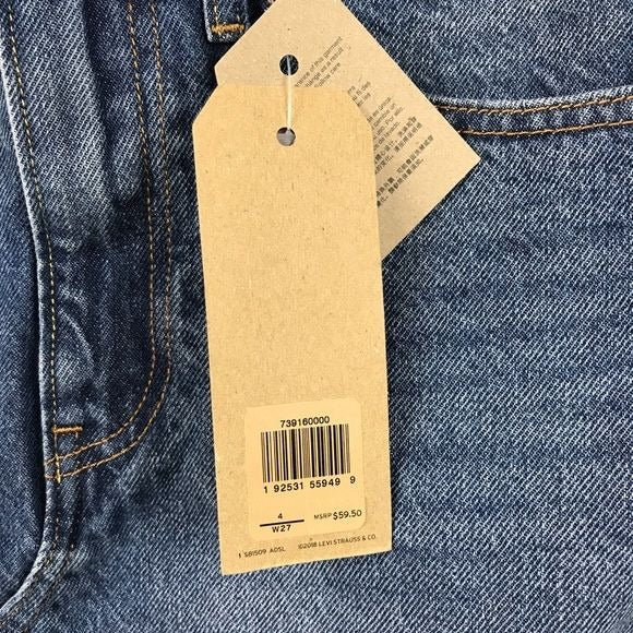 Levi's NWT Deconstructed Skirt in Medium Wash Size 27