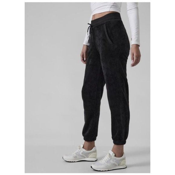 Athleta Cozy Karma Recover Jogger in Black Size Medium