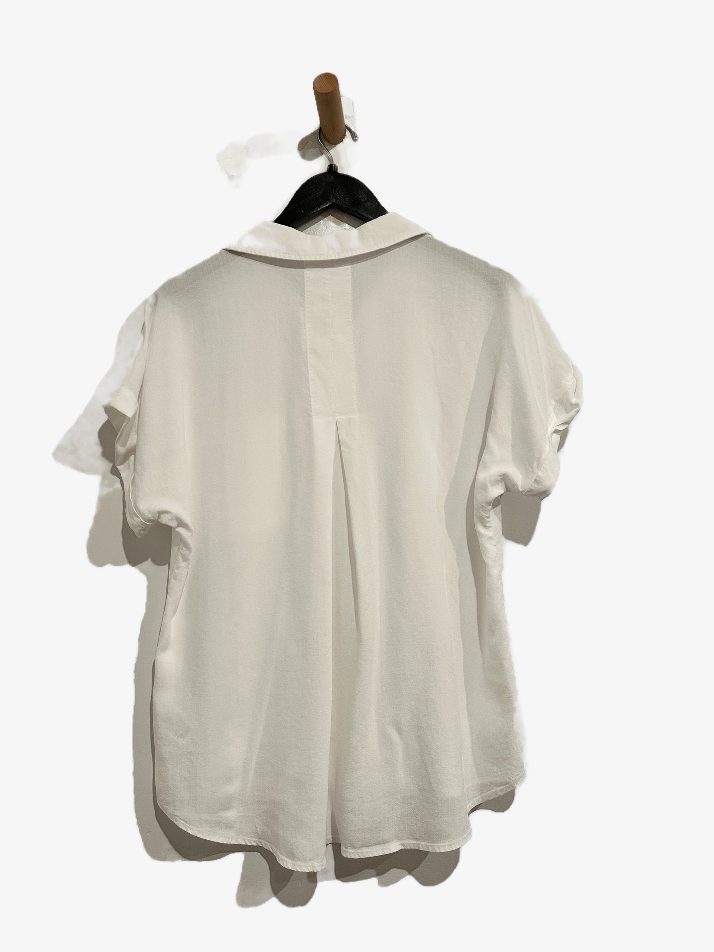 Cloth & Stone Breezy Buttondown Blouse in White - Small