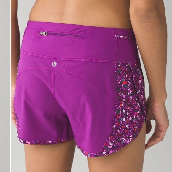 Lululemon Real Quick Short in Regal Plum / Paradise Camo Multi Size 6