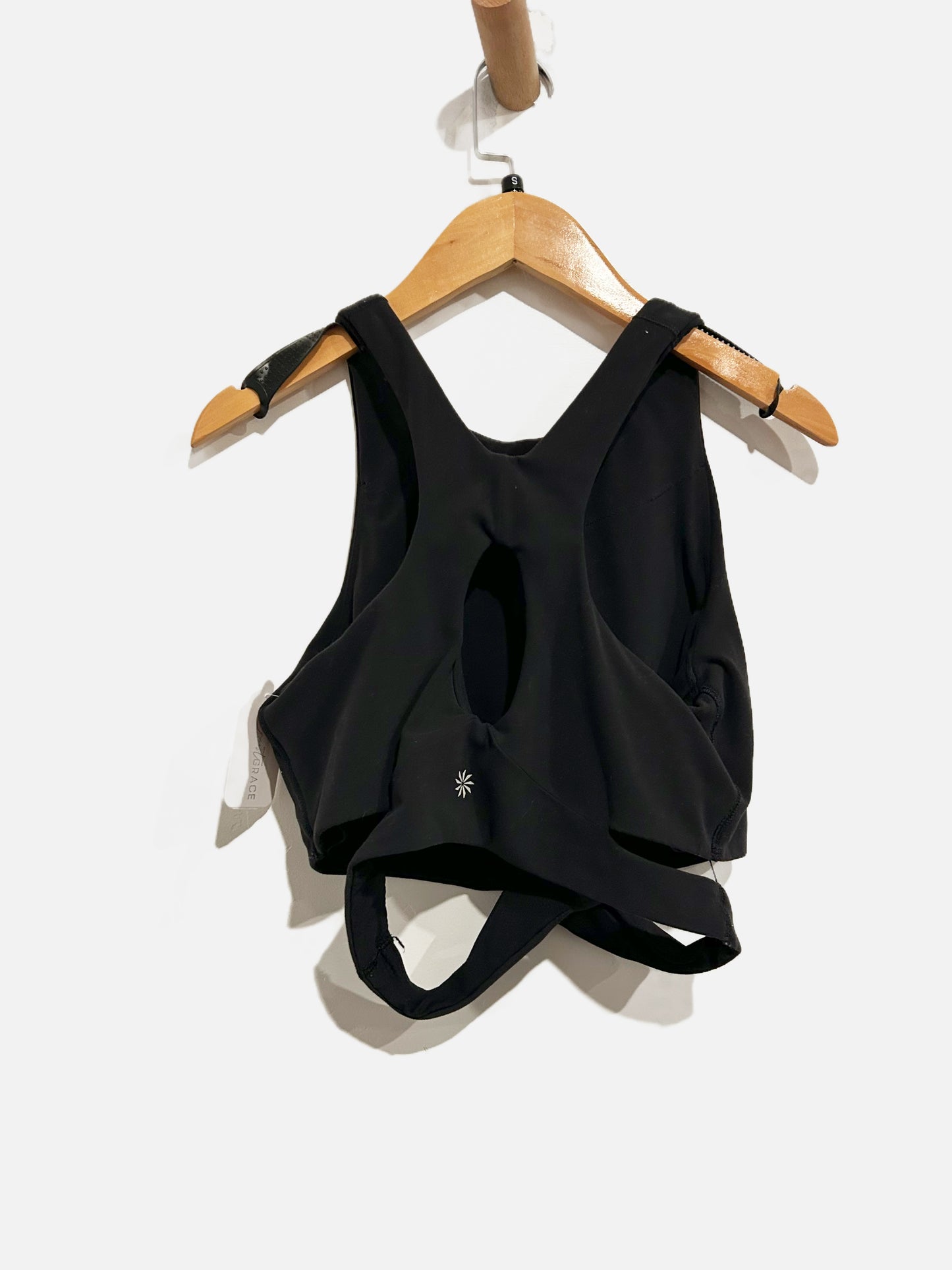 Athleta Conscious Cut Out crop Tank in Bl ack - Small