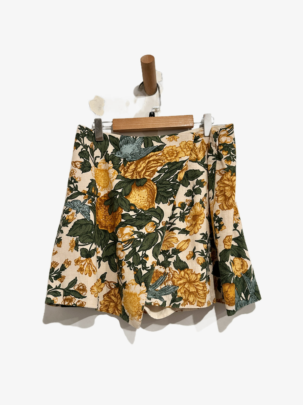 Abercrombie & Fitch Yellow Floral Linen Blend Skort - Small