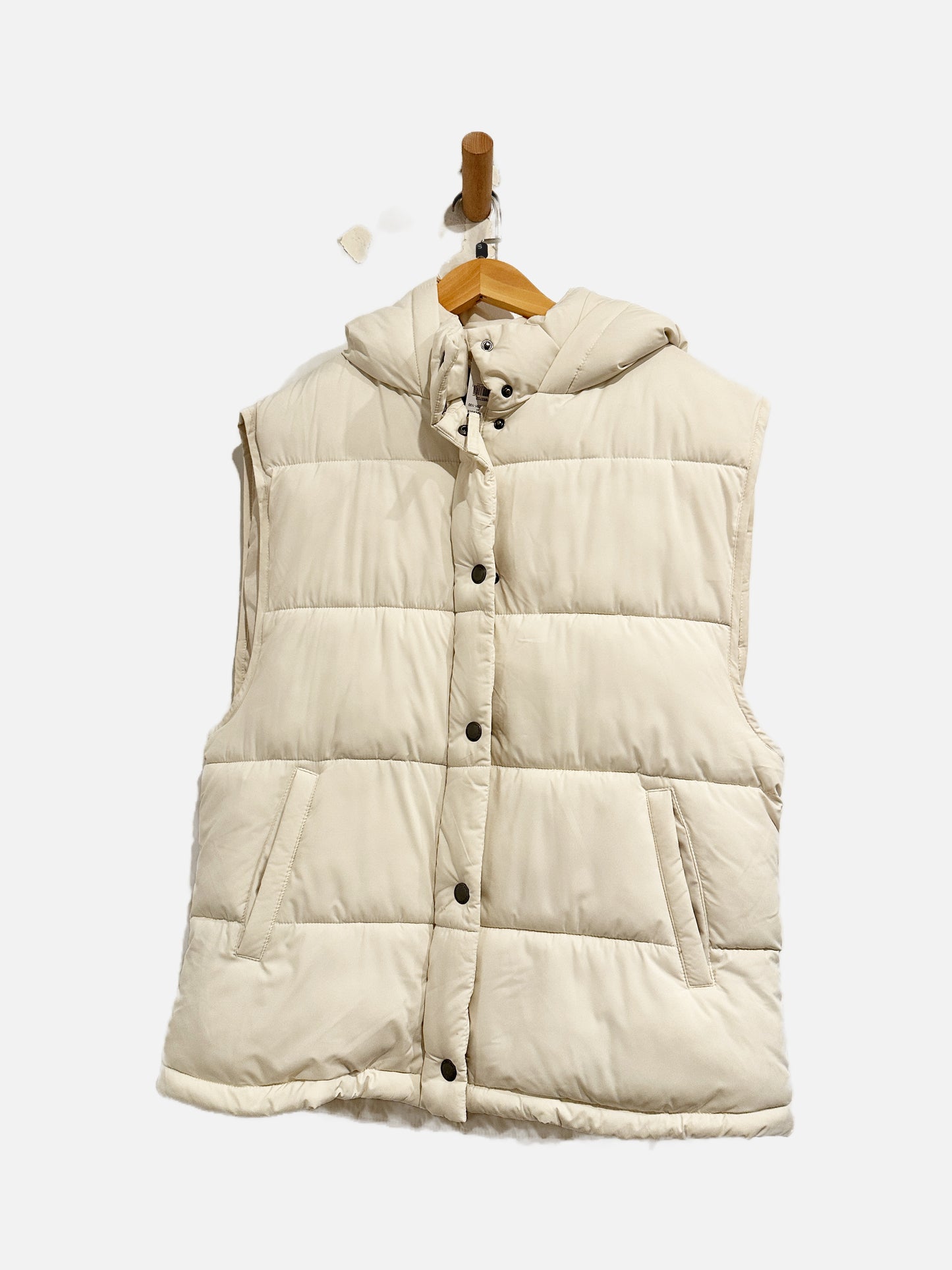 American Eagle NWT Oversized White Puff Vest - Small